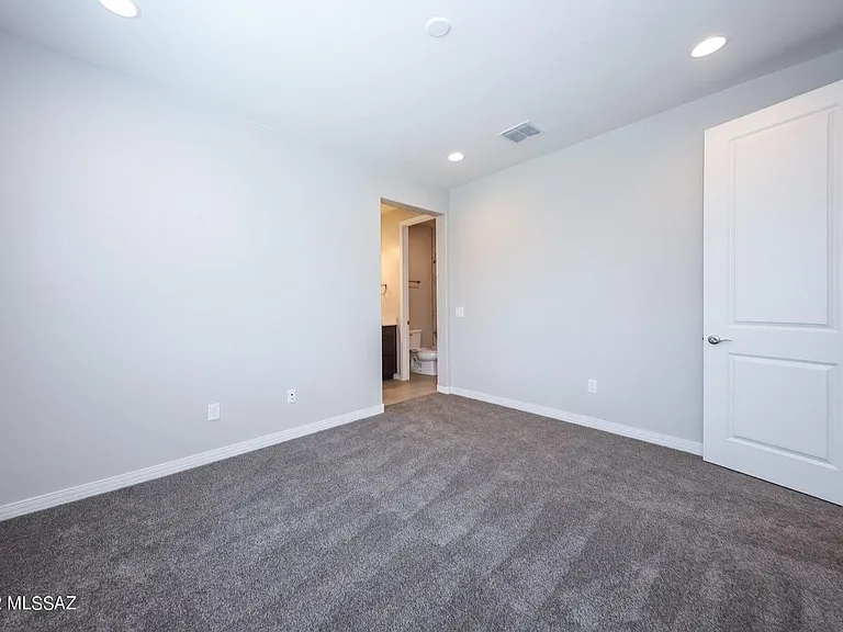 11846 N Silver Village Pl — Photo 40