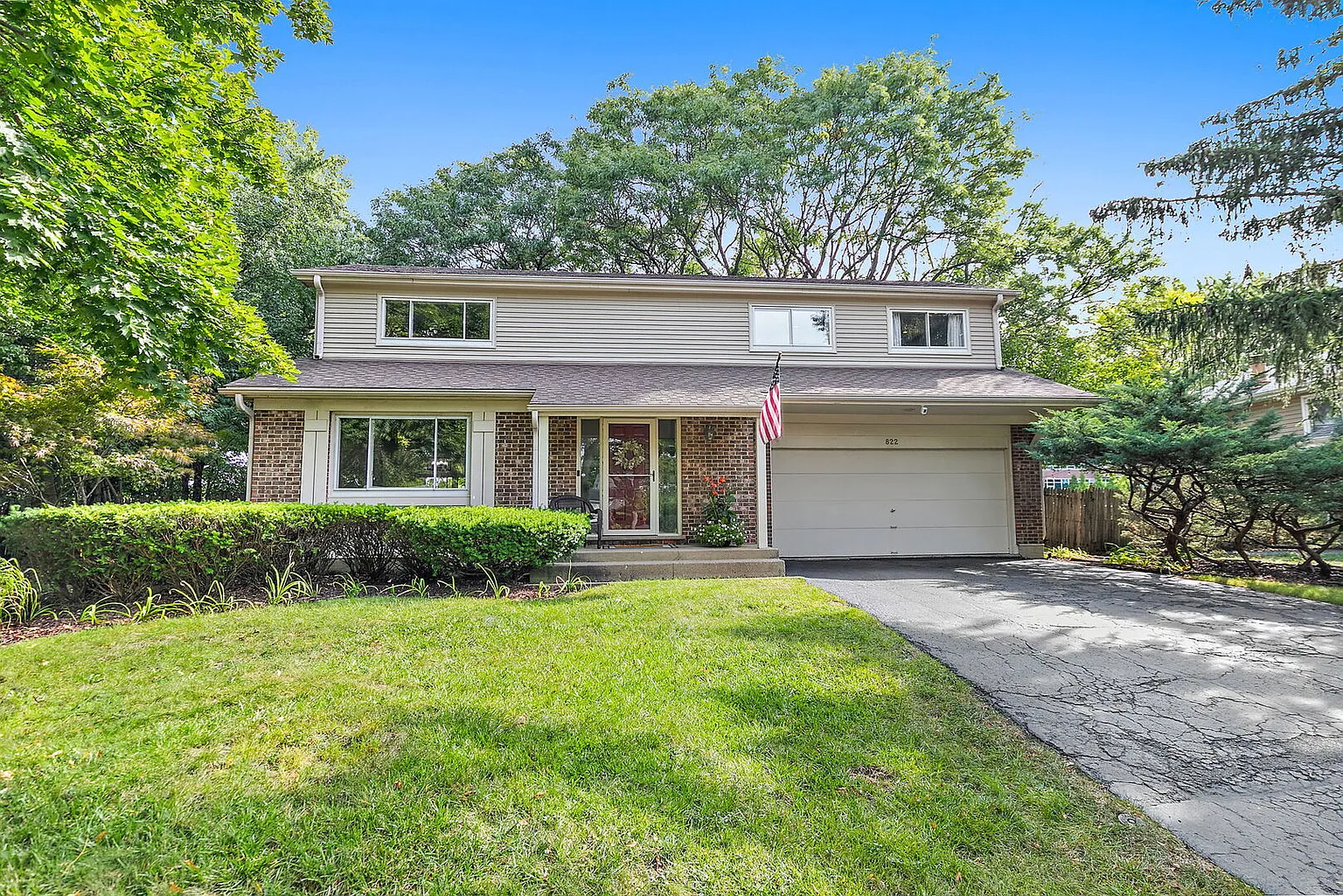 822 Woodbine Cir photo 1