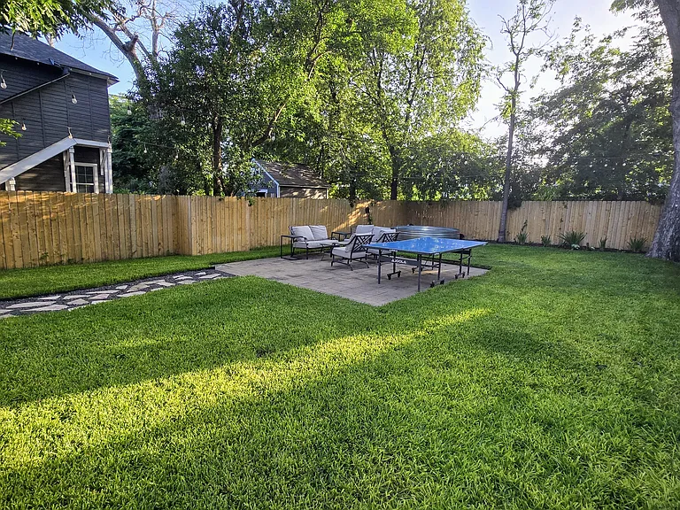 319 Piedmont Ave — Photo 2
