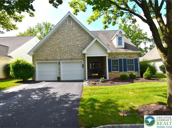 82 Glenmoor Cir S, Palmer Twp, PA 18045