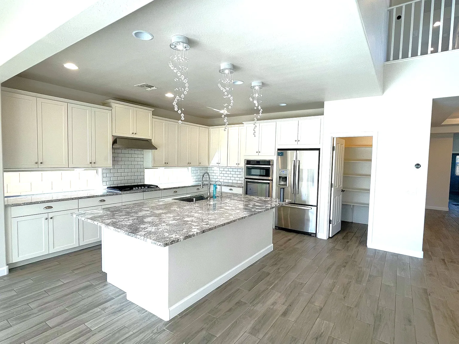 2329 W Cedar Ridge Rd — Photo 4