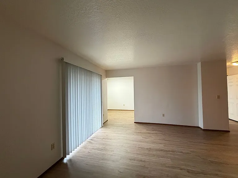 1016 Loni Dr — Photo 22