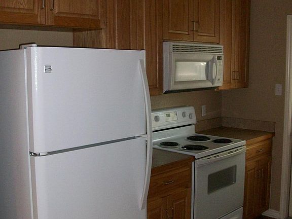 4th image of 816B Twin Oaks Dr