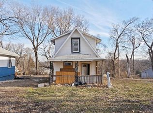 549 Blue Ridge Blvd, Kansas City, MO 64125