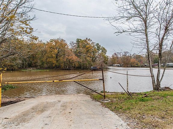 3rd image of 109 Landing Ln