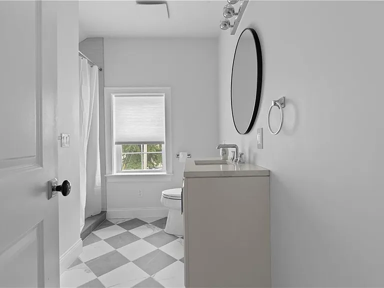 34 E Bowery St — Photo 25