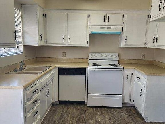 5th image of 5101 Appleblossom Dr APT 6