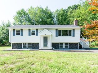 16 Parkwood Dr, Pepperell, MA 01463