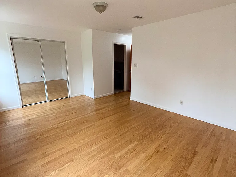 154 McAdoo Ave #1 — Photo 2