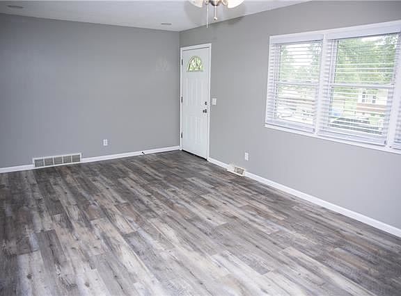 4th image of 3311 N 35th Pl