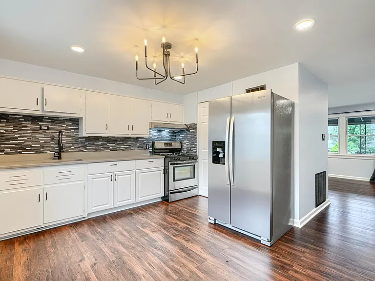 7906 Wynbrook Rd — Photo 9
