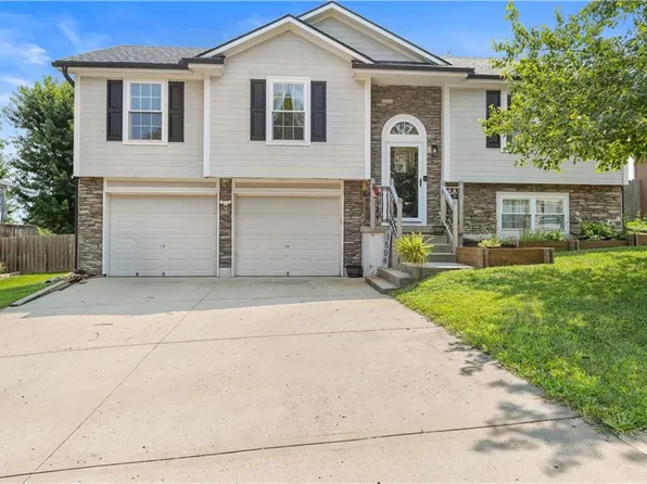 1508 NW Nicholas Dr, Grain Valley, MO 64029