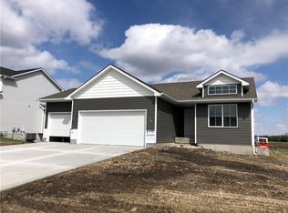 916 Ballard Dr, Huxley, IA 50124