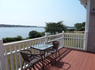 18 Friends Dr, Middletown, RI 02842