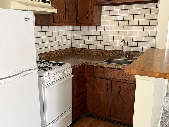 2nd image of 695 Riverview Dr APT B2