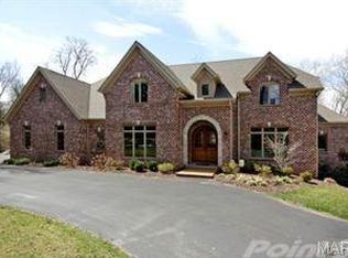 9772 Old Warson Rd, Saint Louis, MO 63124