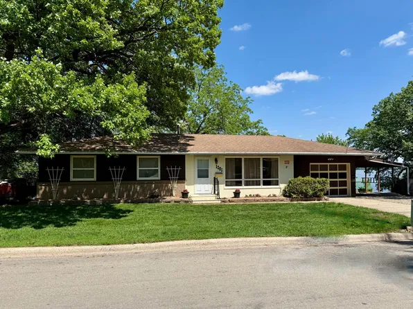 1201 Frank Hall Dr, Albert Lea, MN 56007