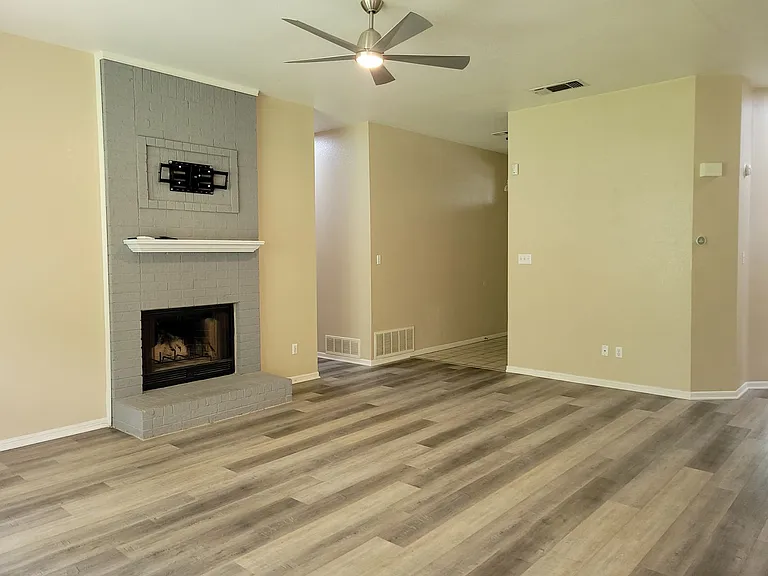 1104 Lambrusco Dr — Photo 6