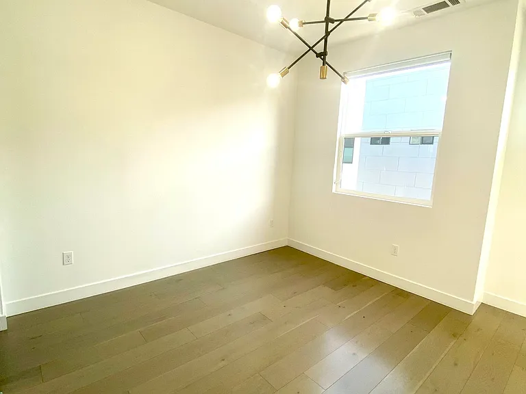 1522 Prescott St — Photo 10