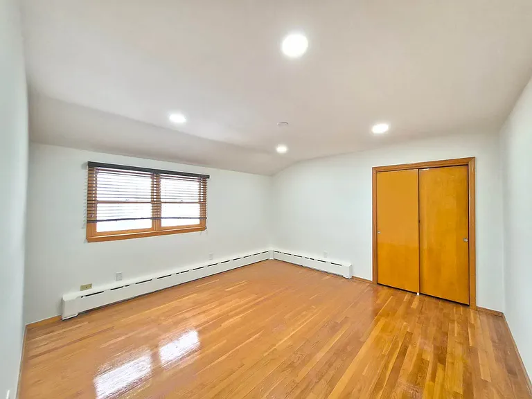199 Evergreen Ave #2 — Photo 12