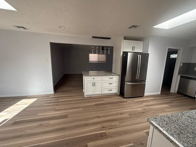 8429 James Ave NE — Photo 14