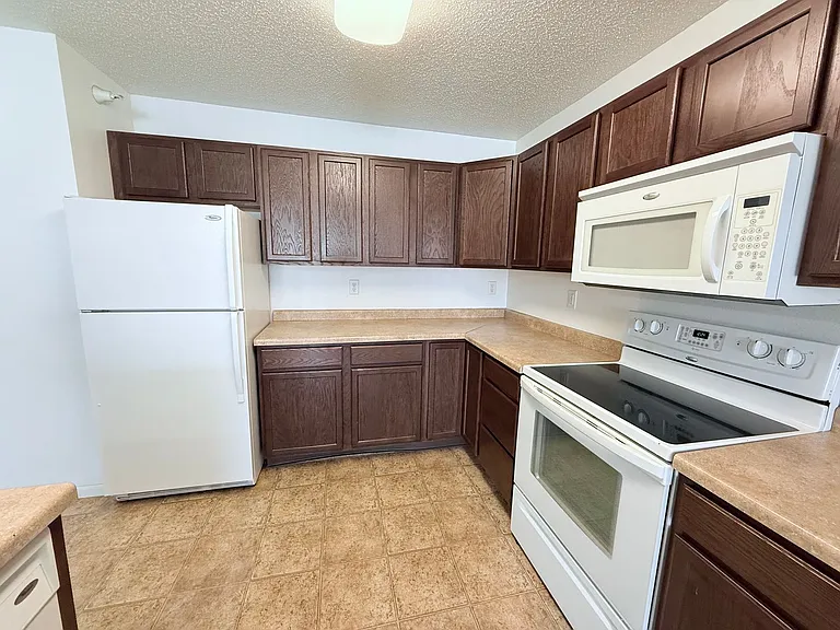 Old Orchard Apartments — Photo 23