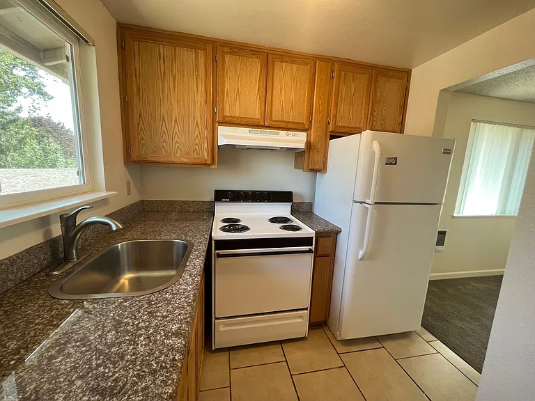 1213-1219 NE 183rd Ave #1223-1229 — Photo 4