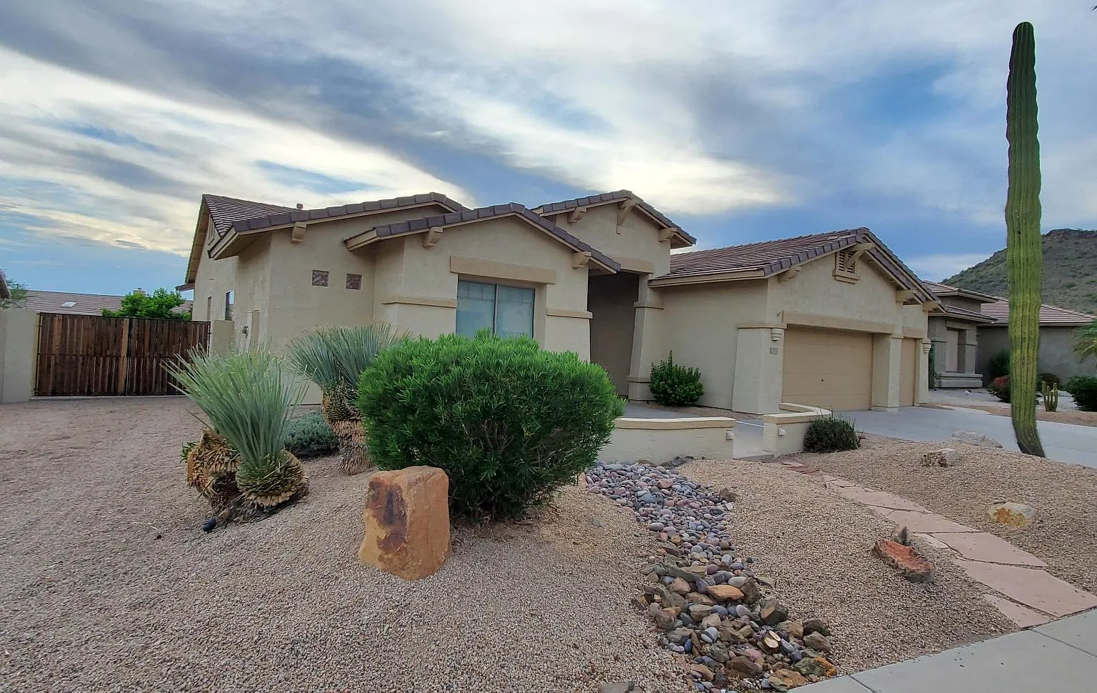 4 bed, 3.5 bath, 2763 sqft, $2,890 — Photo 2