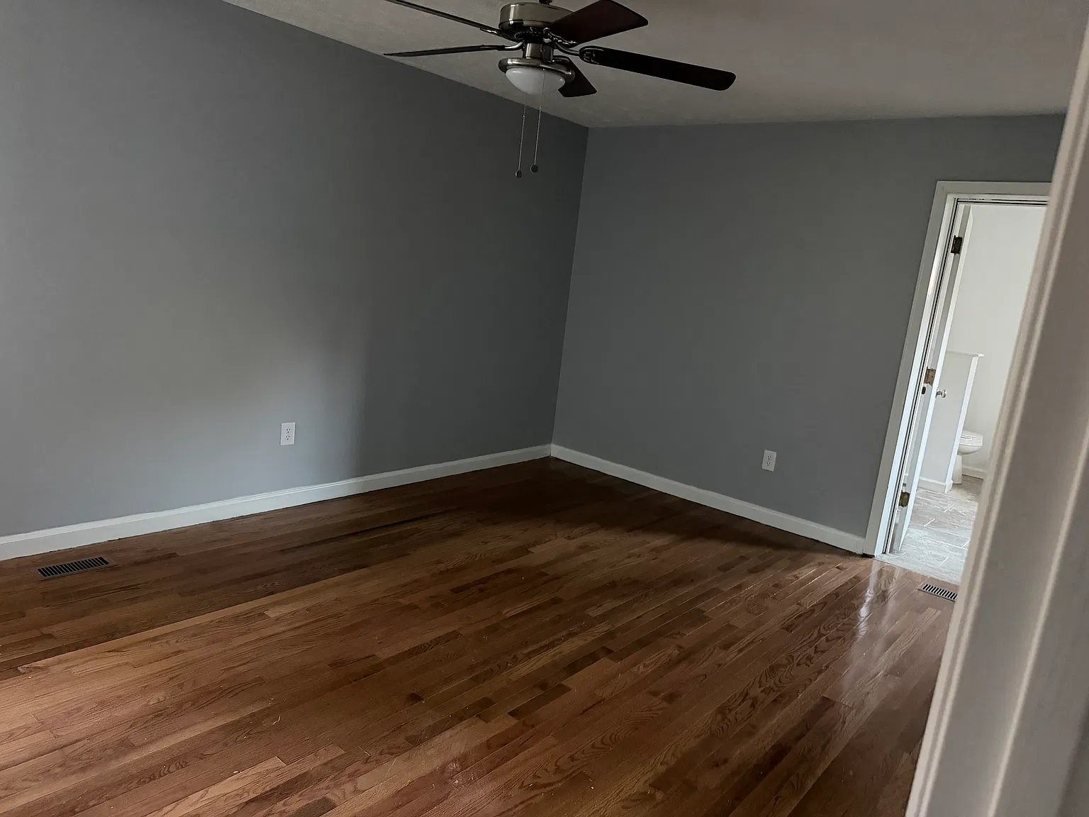 3 bed, 2366 sqft, $2,000 — Photo 3