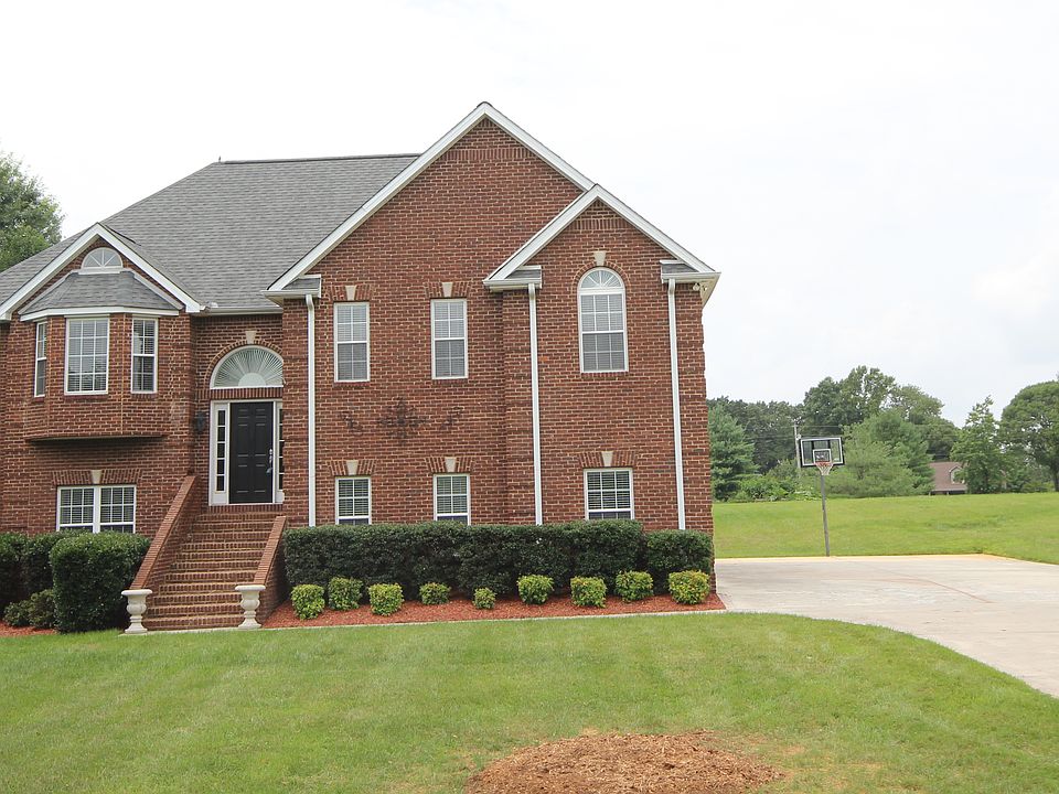 1st image of 133 Whites Point Dr