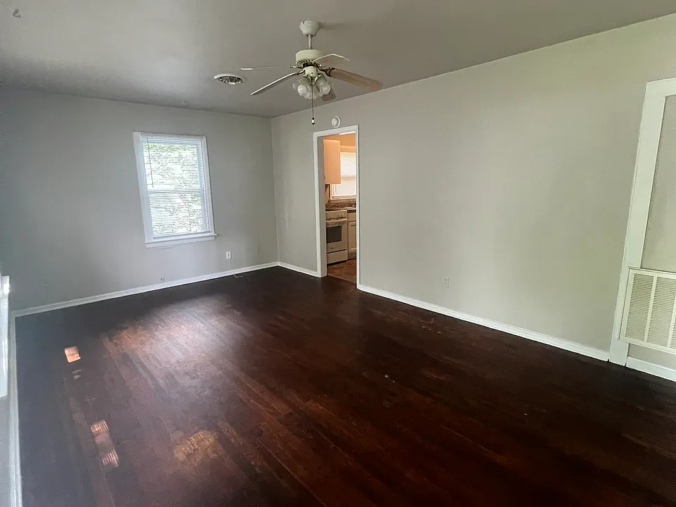 220 N Ivy Ave