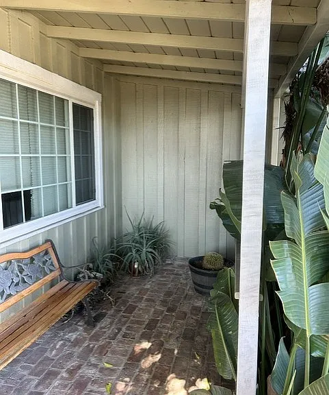 1584 Greenfield Dr — Photo 13