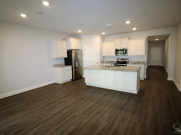 8006 Burnside Loop — Photo 9