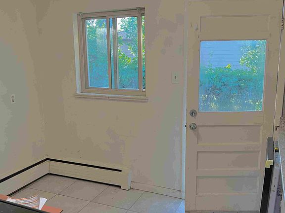 Kitchen eating space