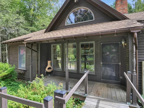 19 Wentworth Road, Haddam, CT 06424