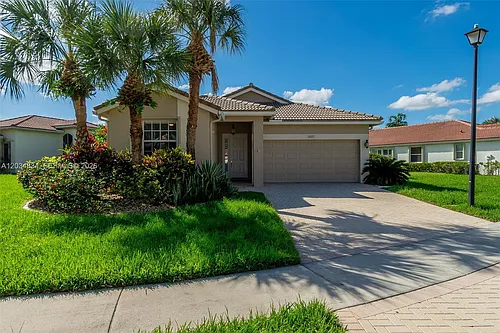 2675 Clipper Cir Photo 1