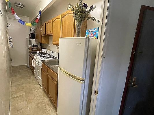5th image of 228 Boerum St APT 2R