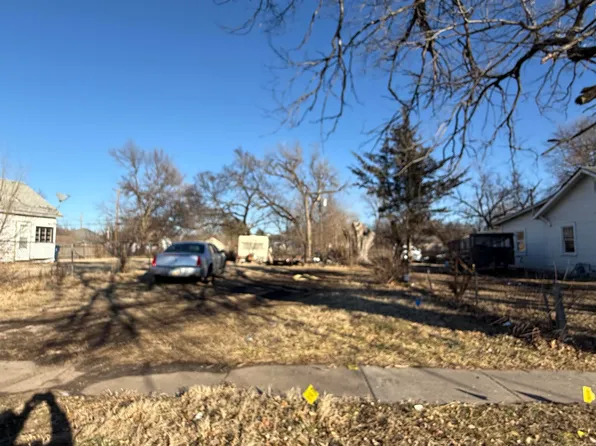 1238 N Ash Ave, Wichita, KS 67214