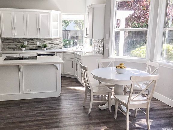 4th image of 703 Cottonglen Ct