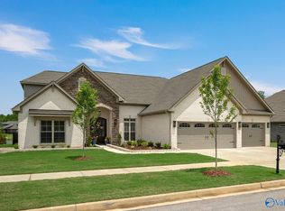 7439 Flint Crossing Cir, Owens Cross Roads, AL 35763