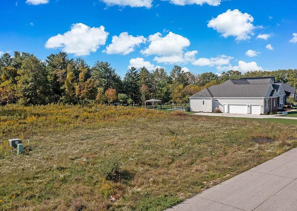 1st image of 779 Alicia Kelton Dr