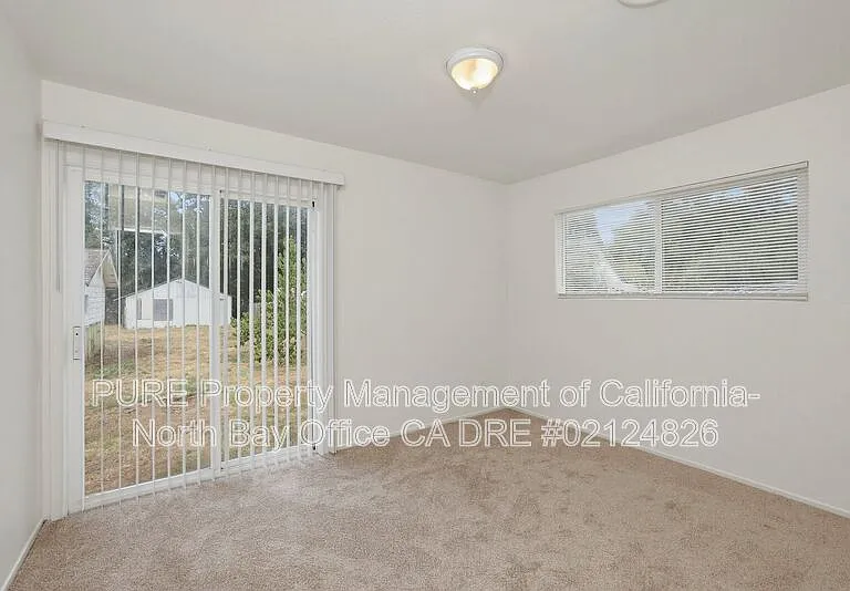 1040 S Cloverdale Blvd — Photo 15