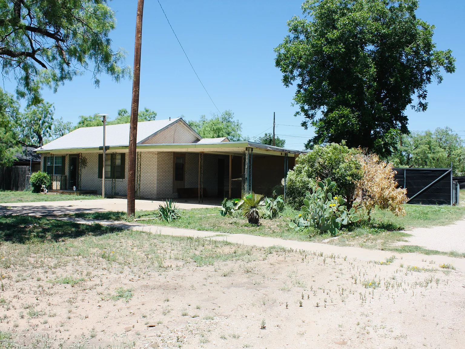 4 bed, 1800 sqft, $1,600 — Photo 2
