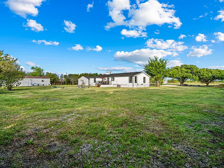 303 Jeanne Ln — Photo 44