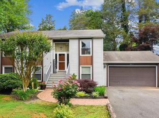 6411 Lancaster Dr, Warrenton, VA 20187
