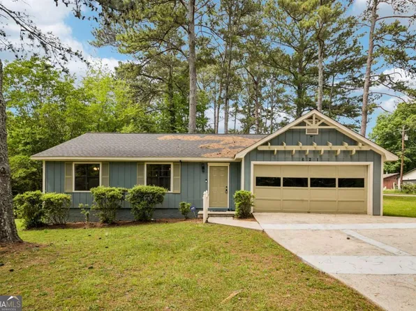 621 Maple Dr, Riverdale, GA 30274