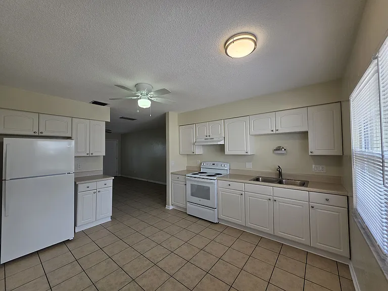 210 Patricia Ave #1 — Photo 3