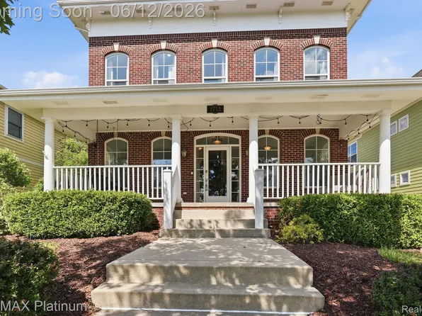 1713 Town Commons Dr, Howell, MI 48855