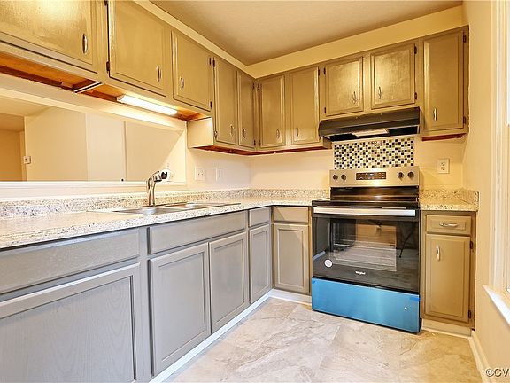 5th image of 438 Hickorywood Cir