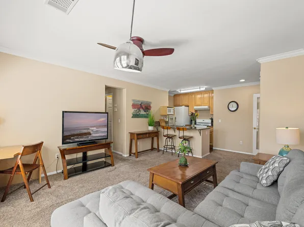 5536 Foxtail Loop #B, Carlsbad, CA 92010